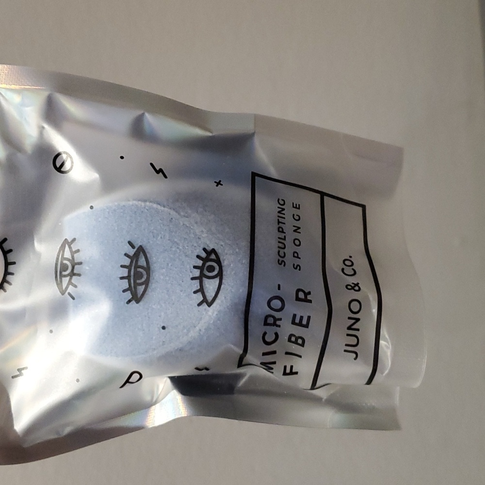 *Free with any purchase* Juno & Co Microfiber Sculpting Sponge